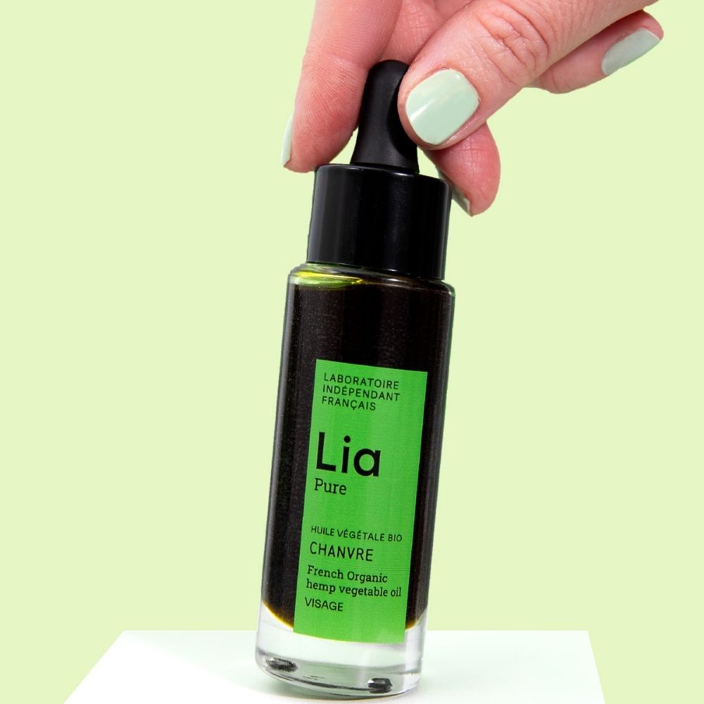 photo flacon huile de chanvre bio française Lia Cosmetiques